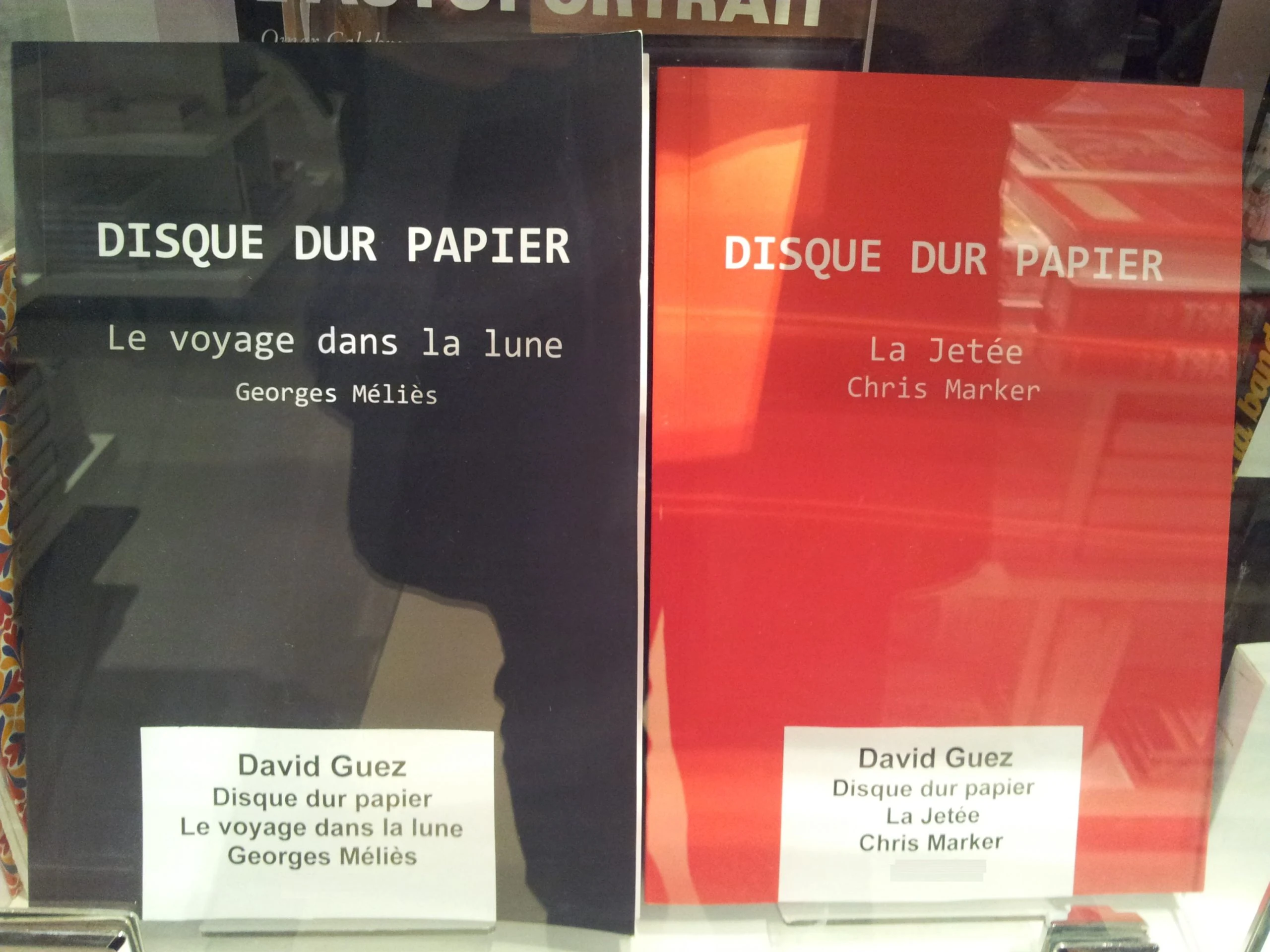 Deux livres Disque dur papier contenant La Jetée et Le Voyage dans la Lune