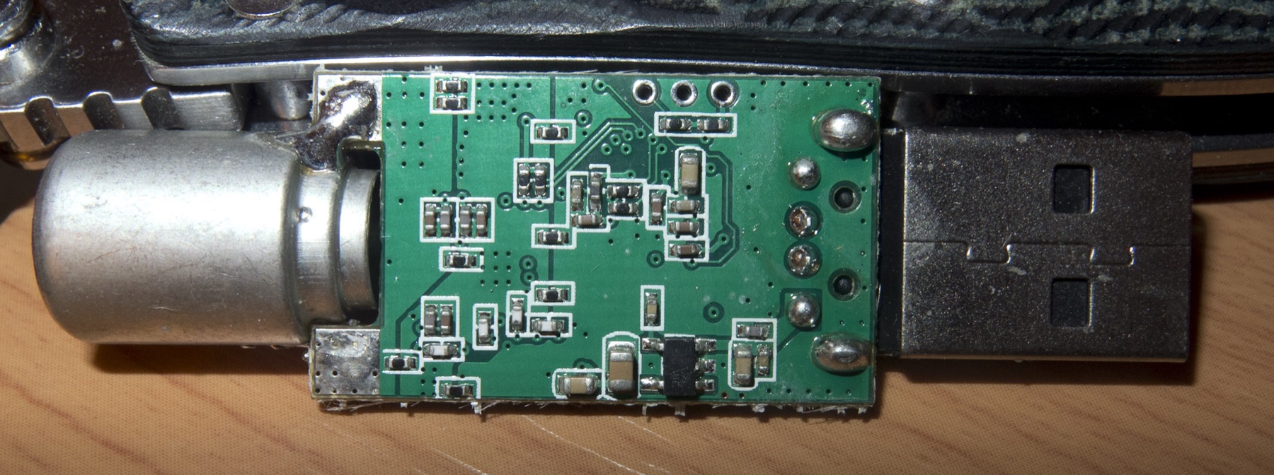 Exposed circuit board of an RTL-SDR USB receiver